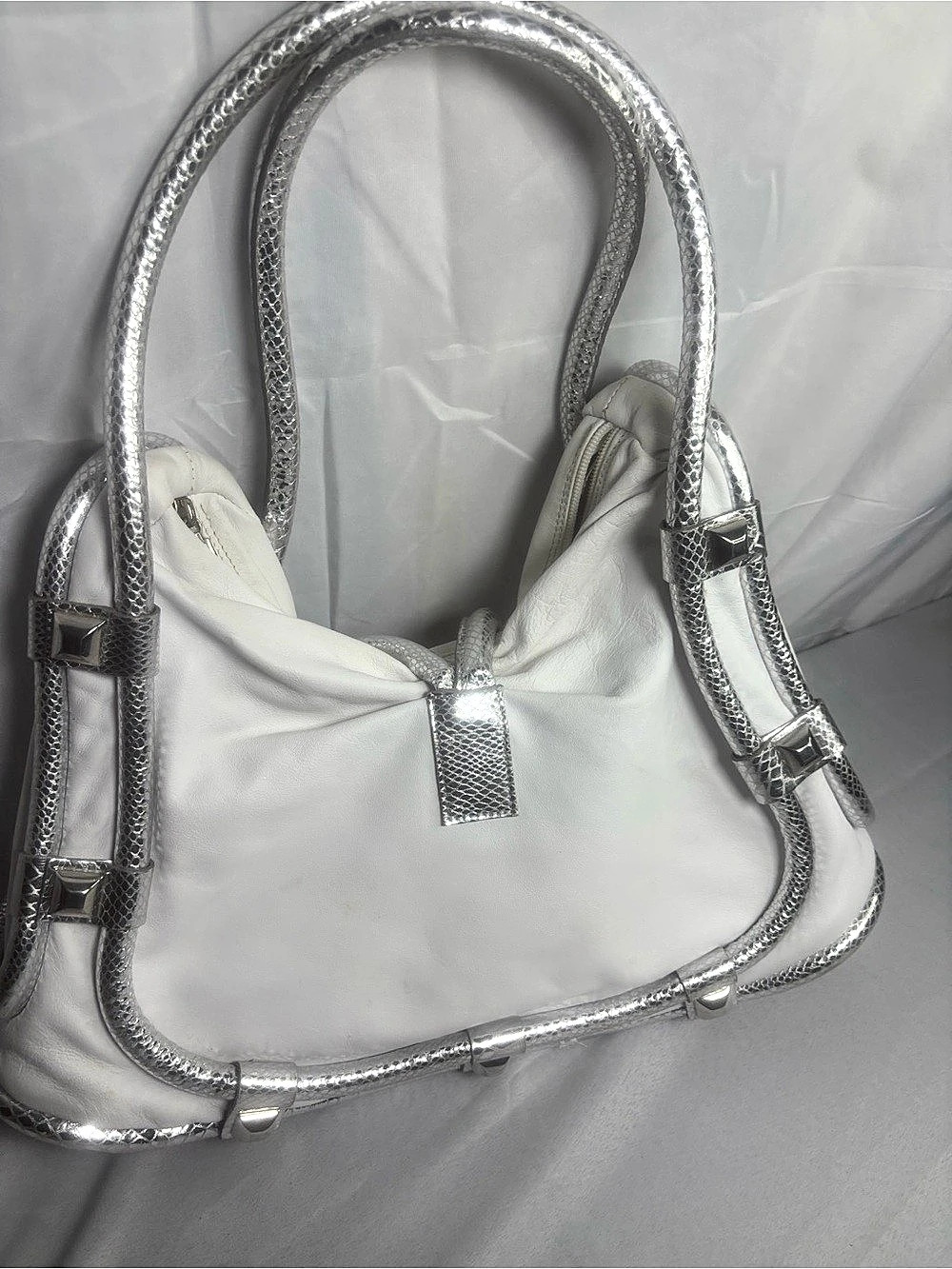 Rioni Shoulder Bag in White & Silver